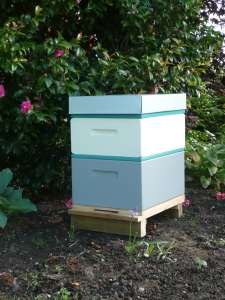 Rentahive hive displaying Grey and Cream
